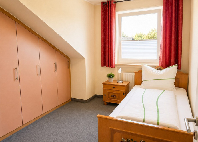 Schlafzimmer 2